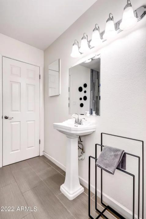 Real Estate Picture 18