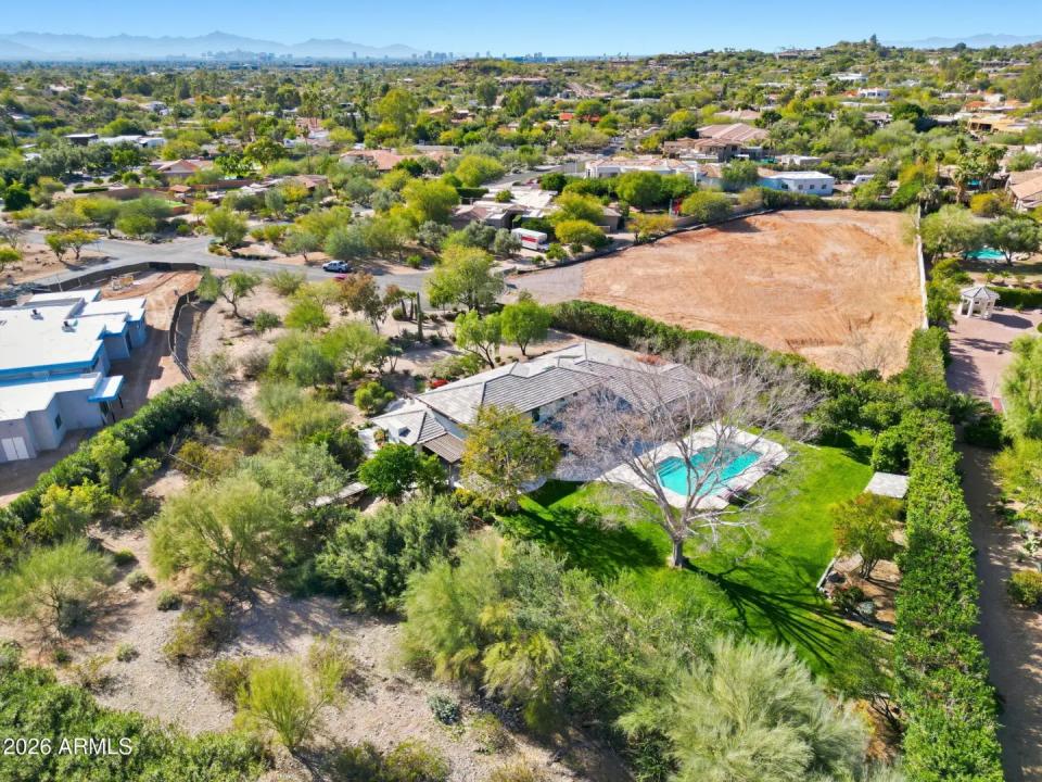Real Estate Picture 9