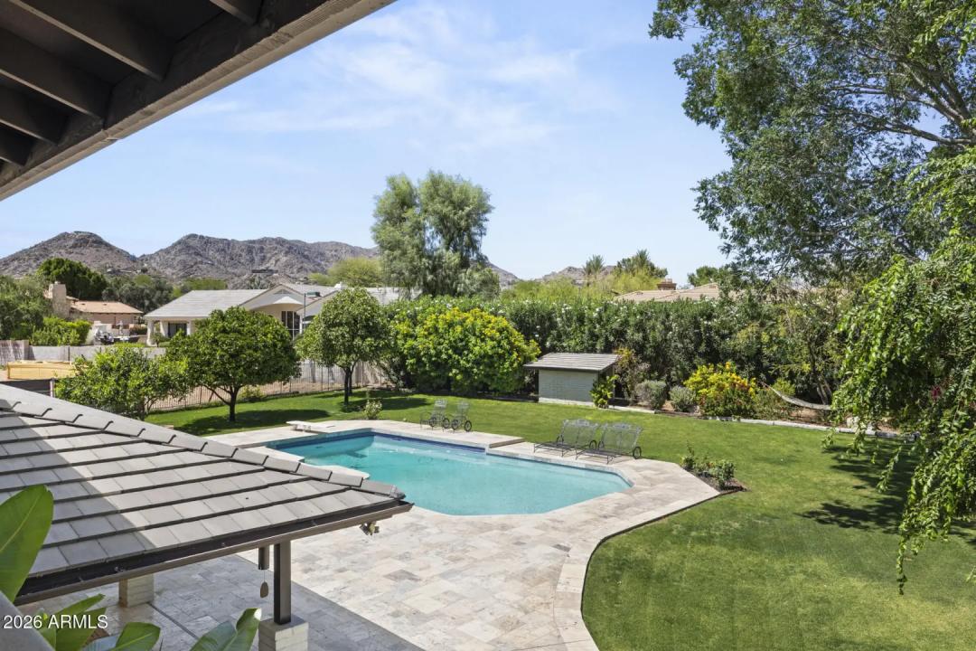 Real Estate Picture 5