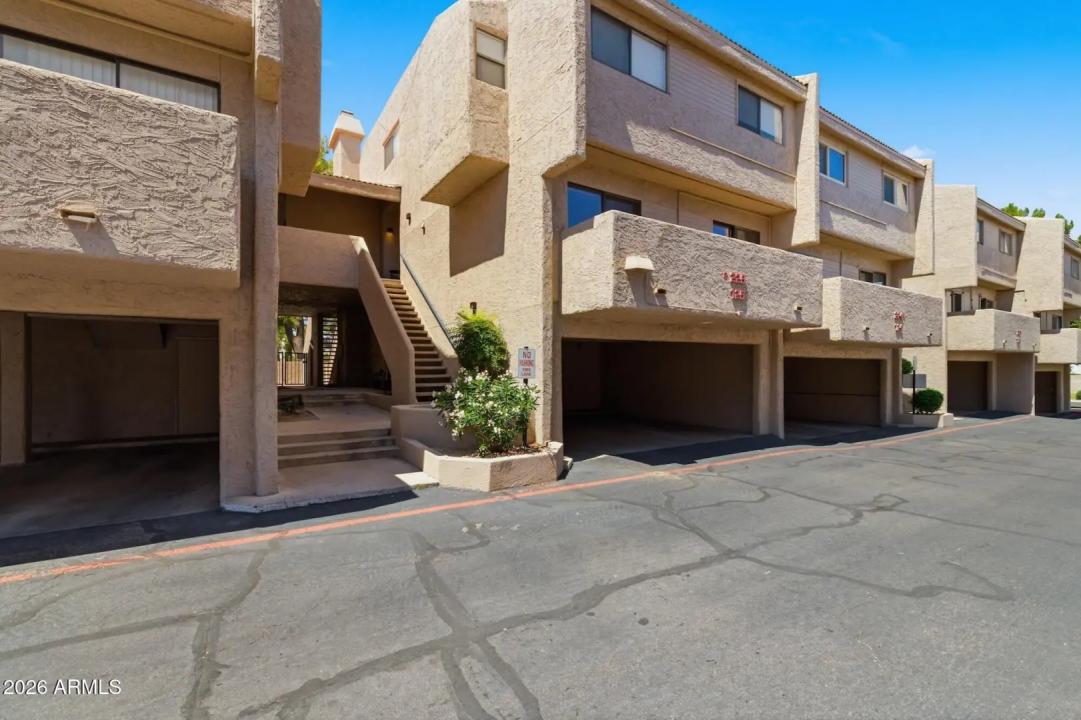 Real Estate Picture 32