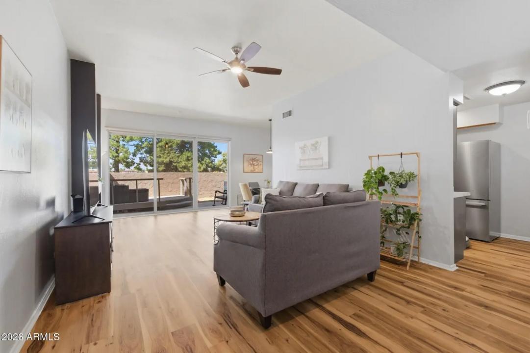 Real Estate Picture 4