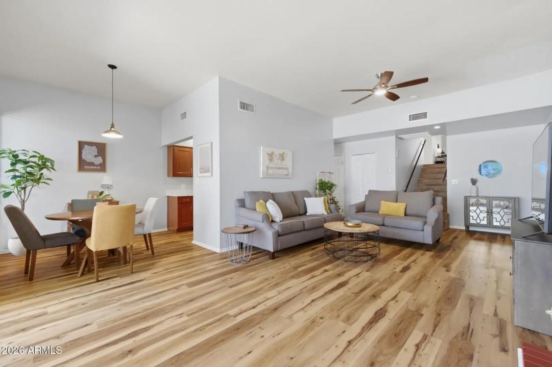 Real Estate Picture 7