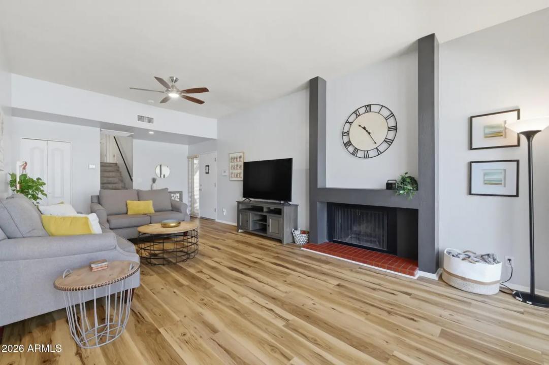 Real Estate Picture 5