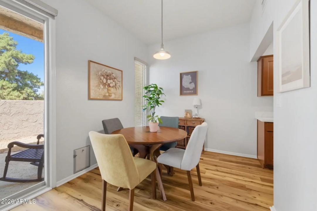Real Estate Picture 8