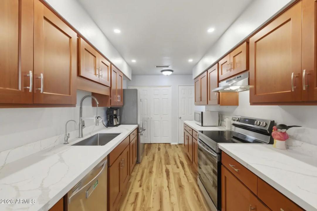 Real Estate Picture 10