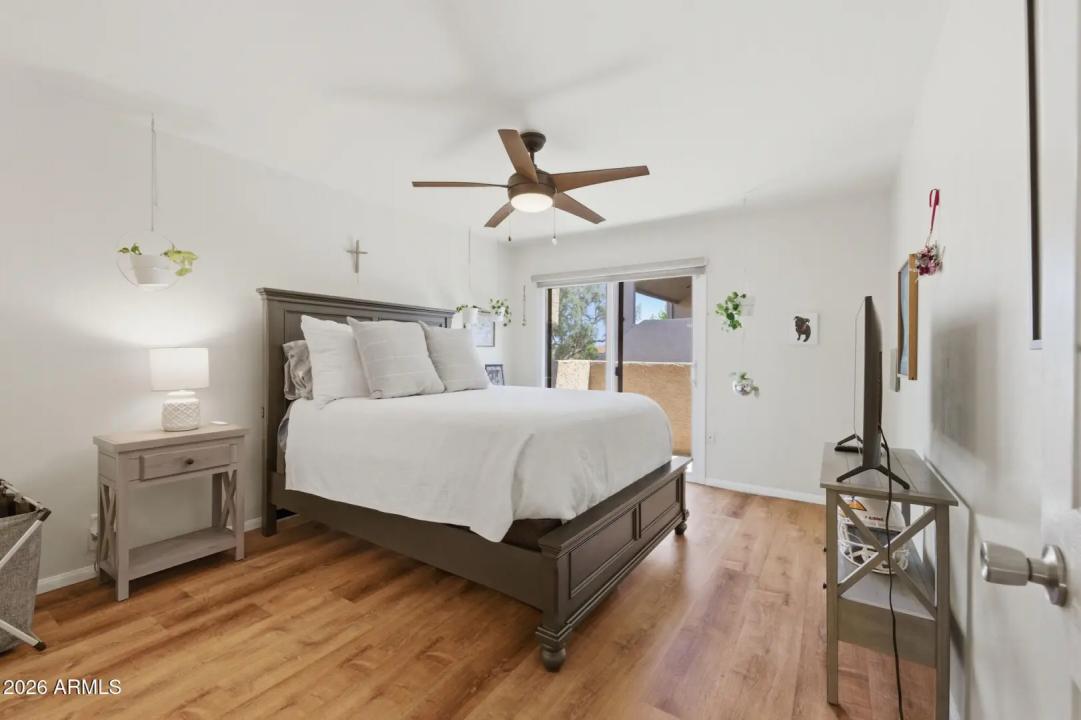 Real Estate Picture 16