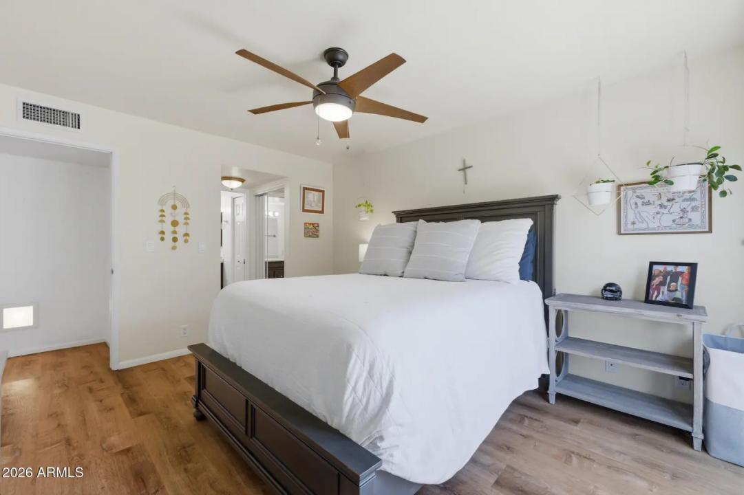 Real Estate Picture 17