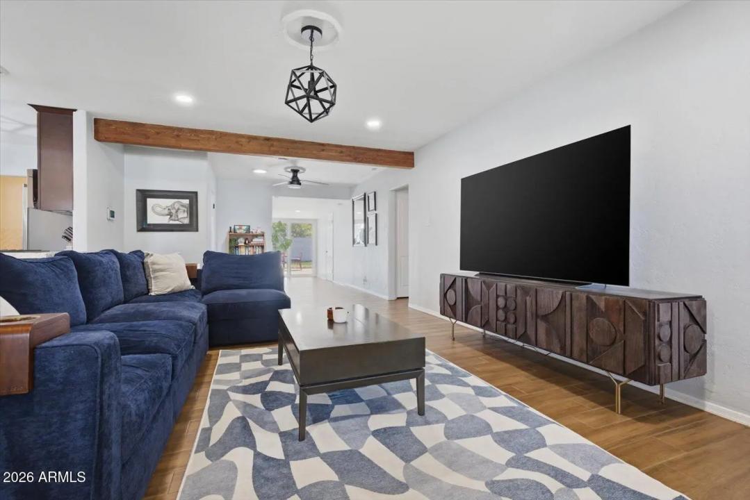 Real Estate Picture 7
