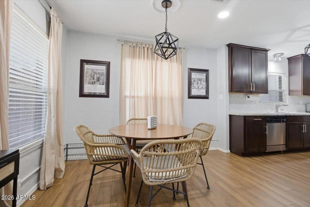Real Estate Picture 14