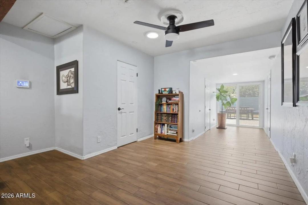 Real Estate Picture 12