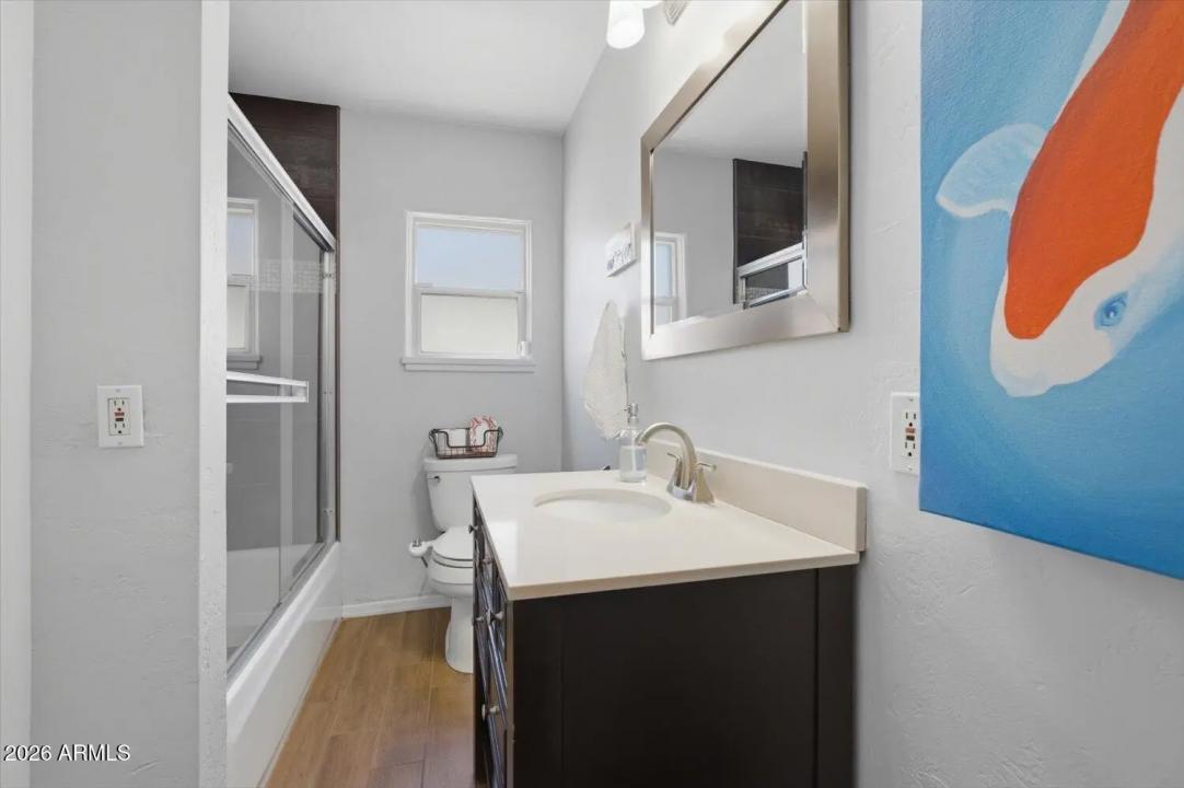Real Estate Picture 24