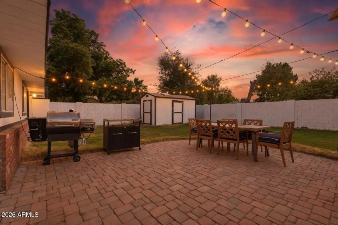 Real Estate Picture 4
