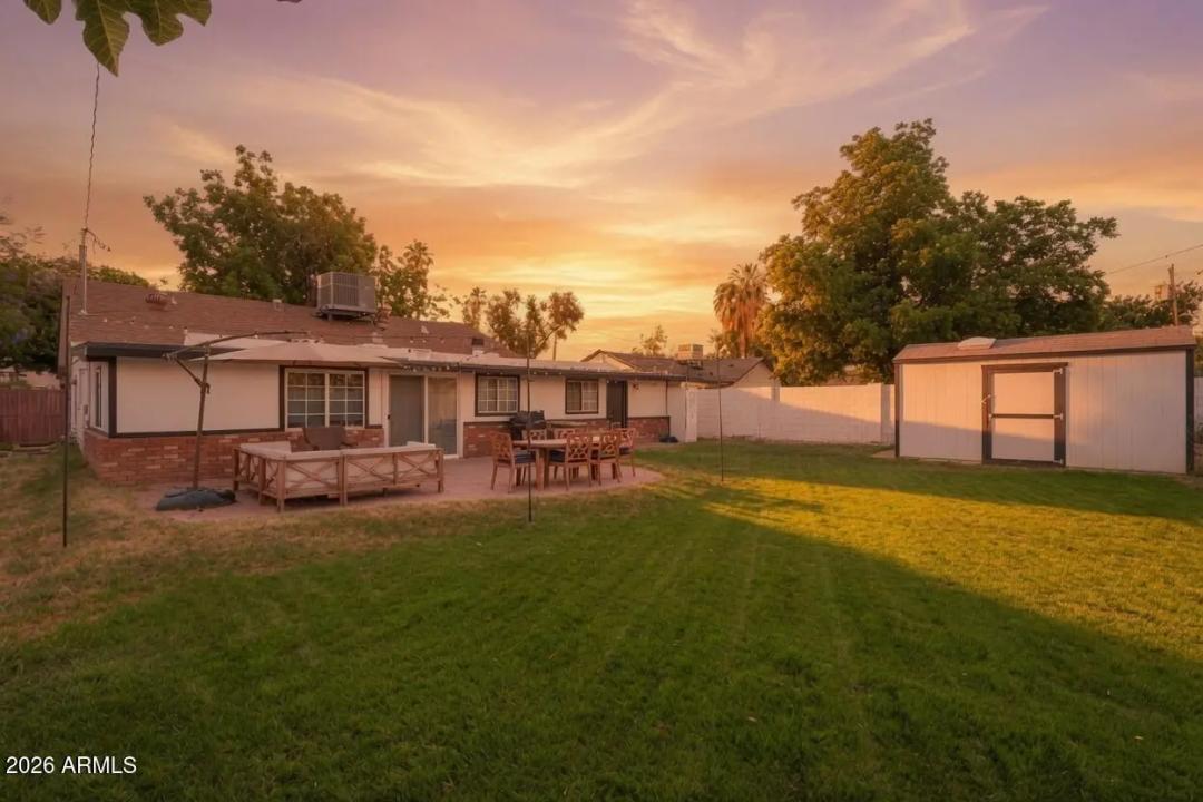 Real Estate Picture 3