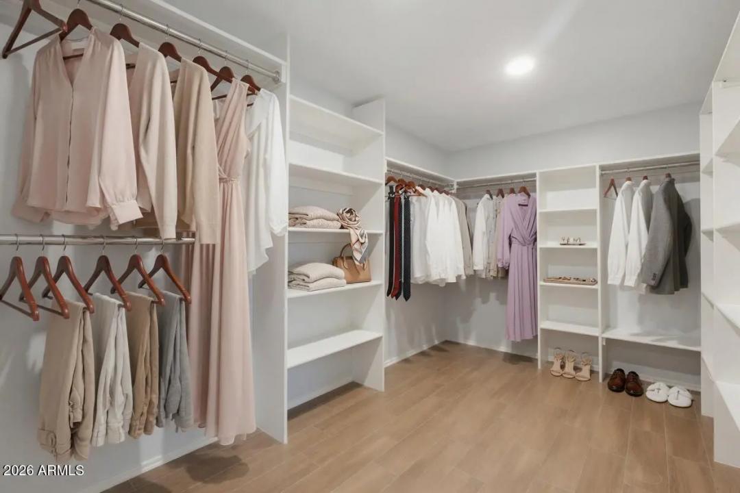 Real Estate Picture 11