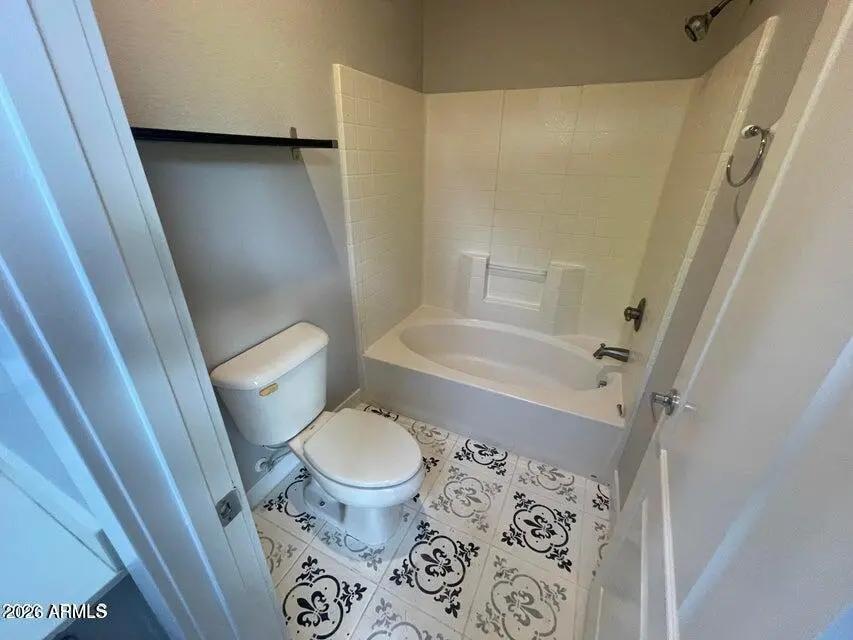 Real Estate Picture 11