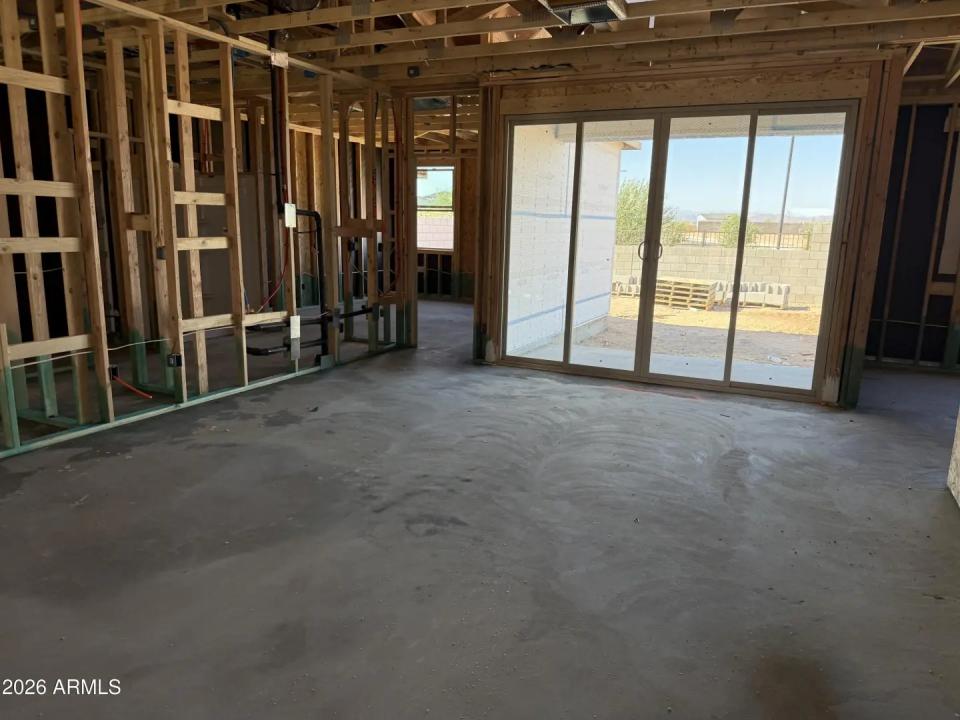 Real Estate Picture 3