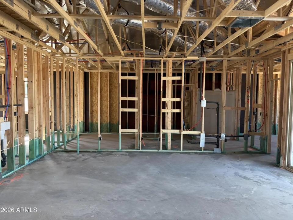 Real Estate Picture 4