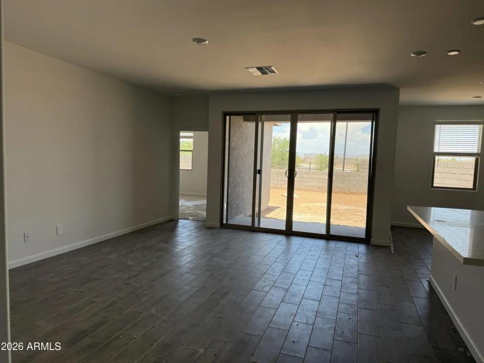 Real Estate Picture 3