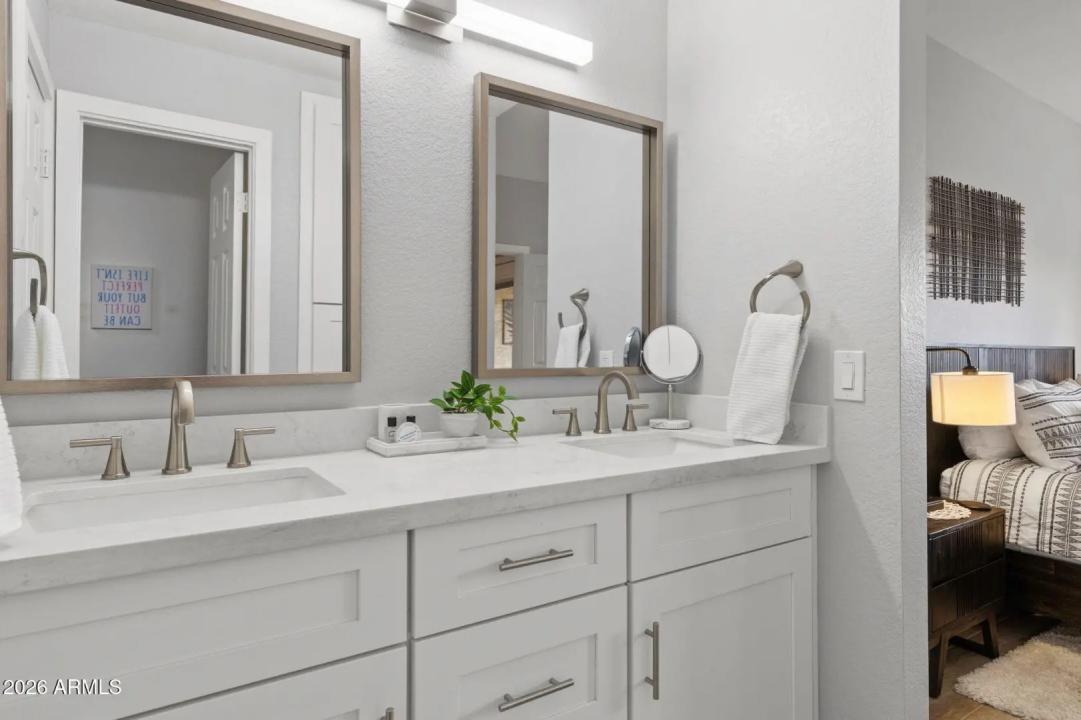 Real Estate Picture 15