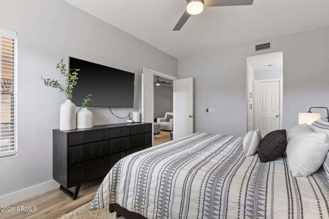Real Estate Picture 14