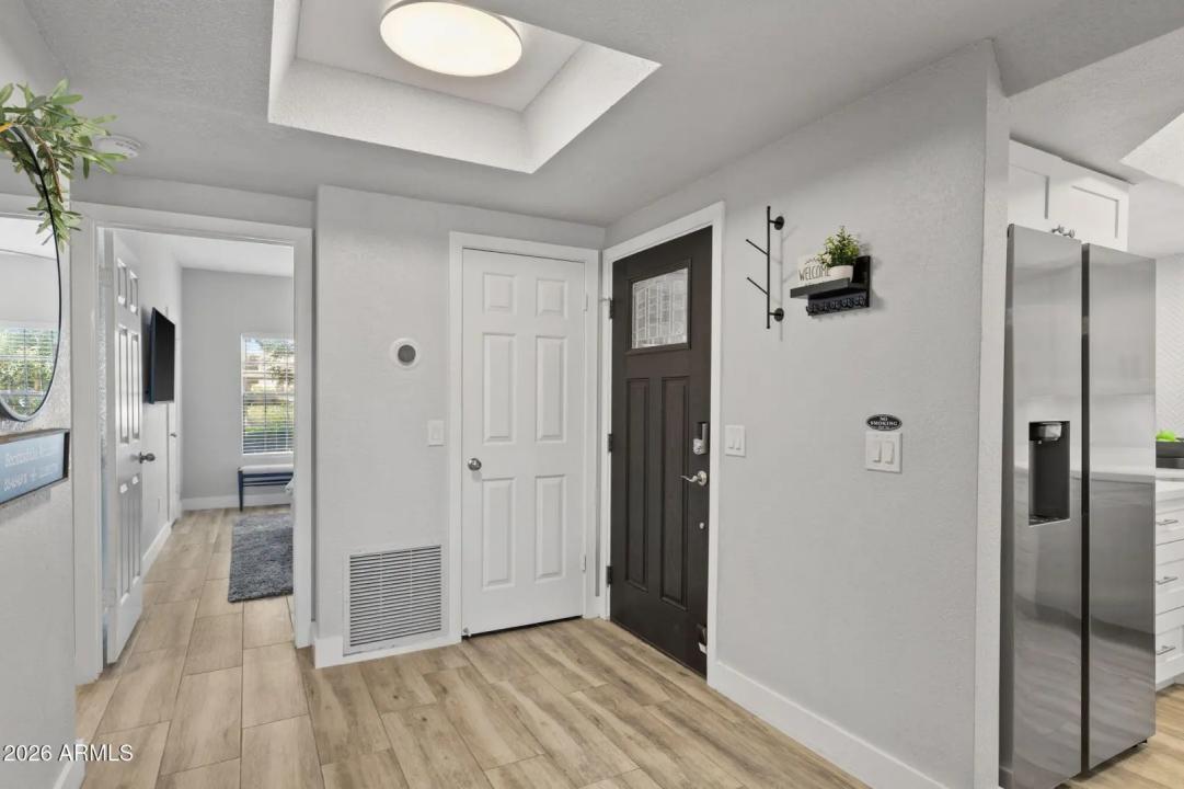 Real Estate Picture 4