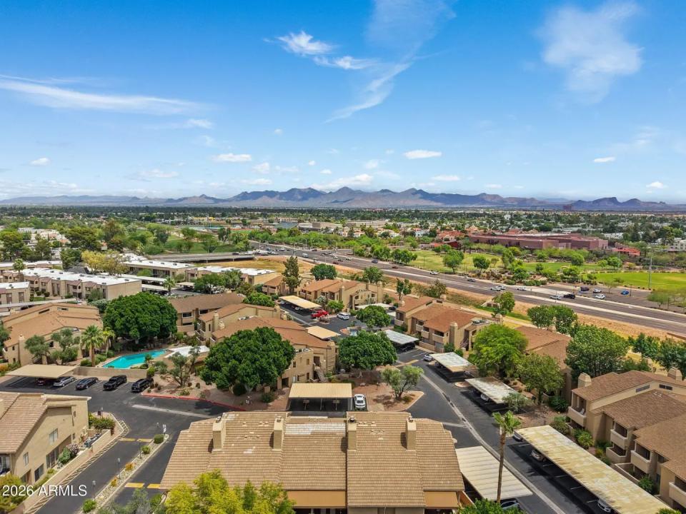 Real Estate Picture 30