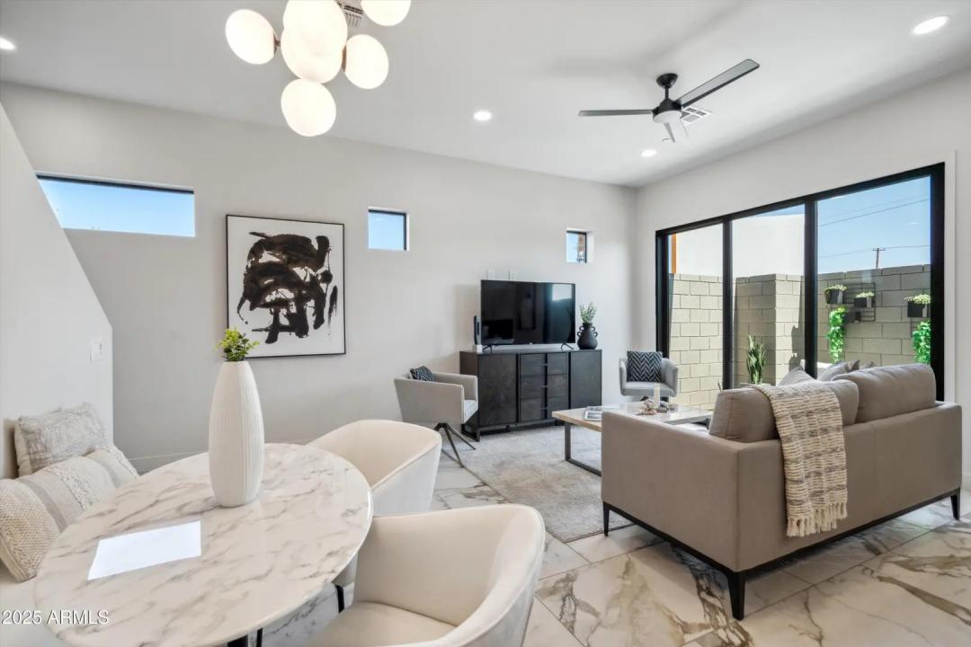 Real Estate Picture 8