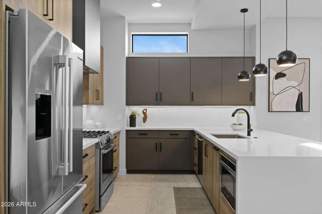 Real Estate Picture 8