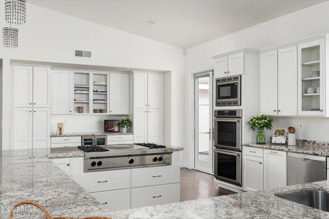 Real Estate Picture 10