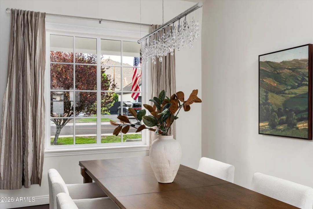 Real Estate Picture 14