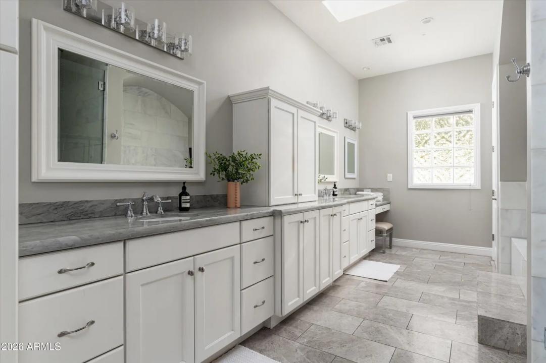 Real Estate Picture 20