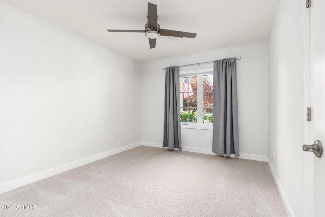 Real Estate Picture 24
