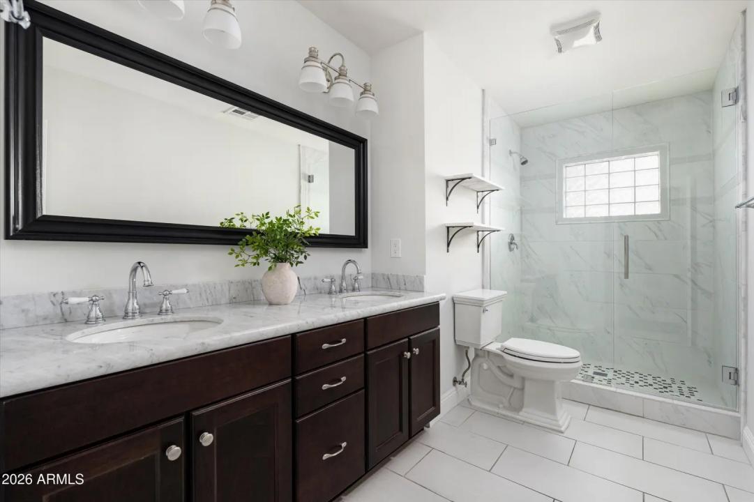 Real Estate Picture 25
