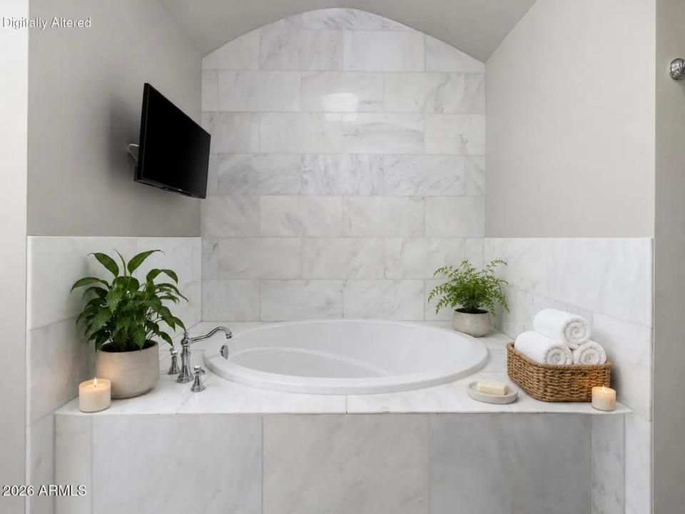 Real Estate Picture 16