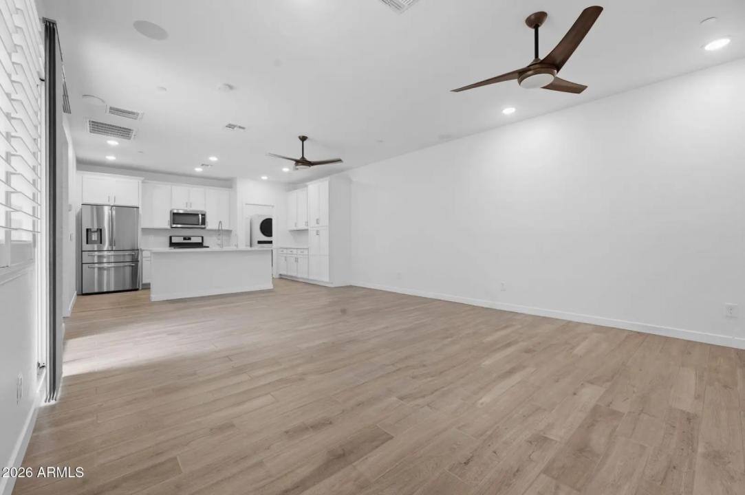 Real Estate Picture 6