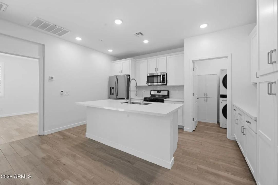 Real Estate Picture 9