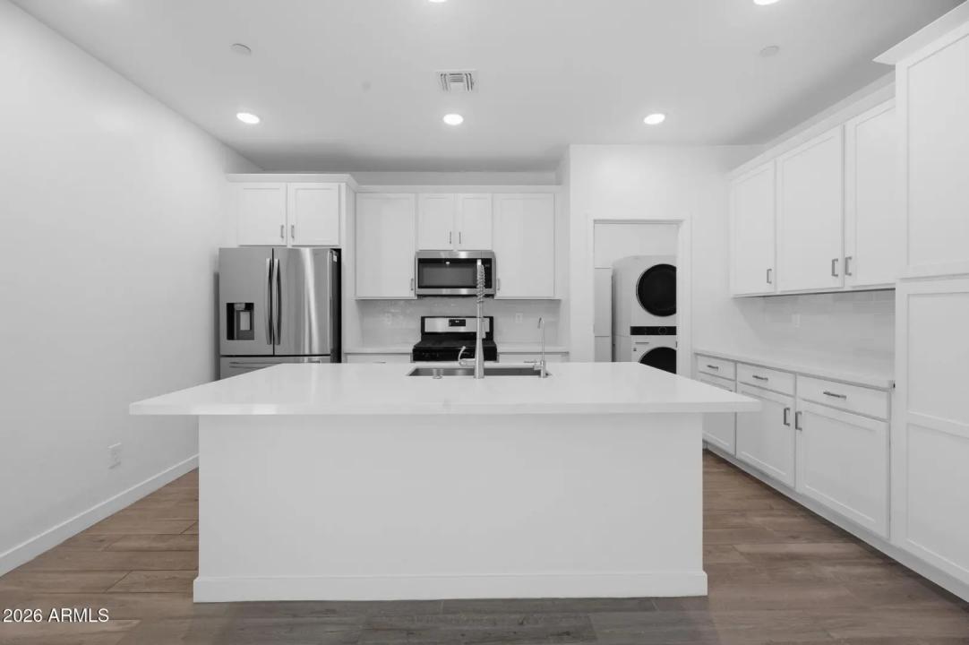 Real Estate Picture 10