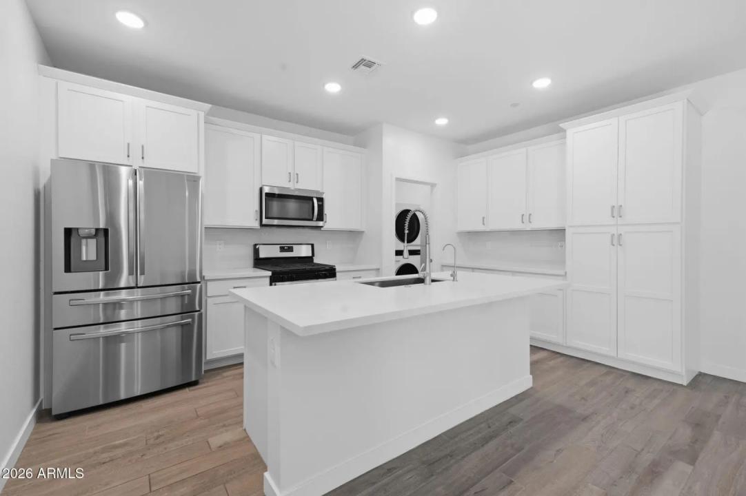 Real Estate Picture 12