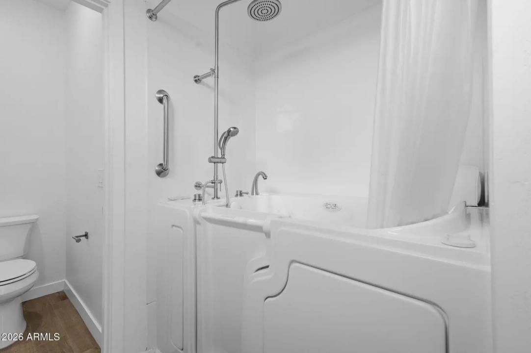 Real Estate Picture 16