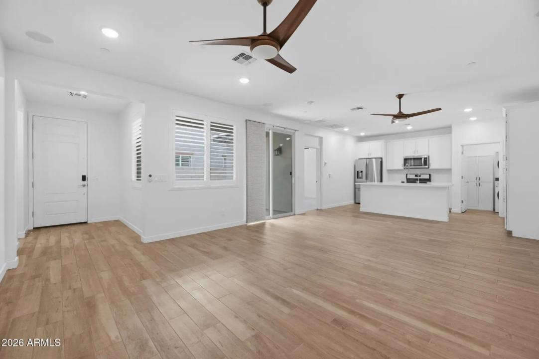 Real Estate Picture 5