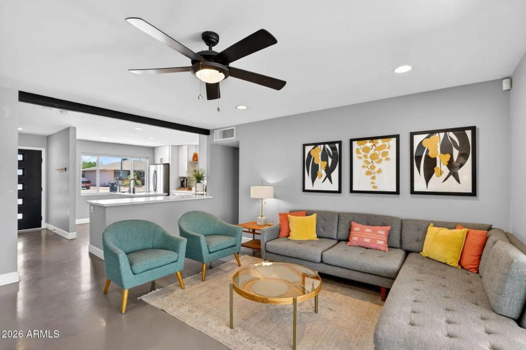 Real Estate Picture 3
