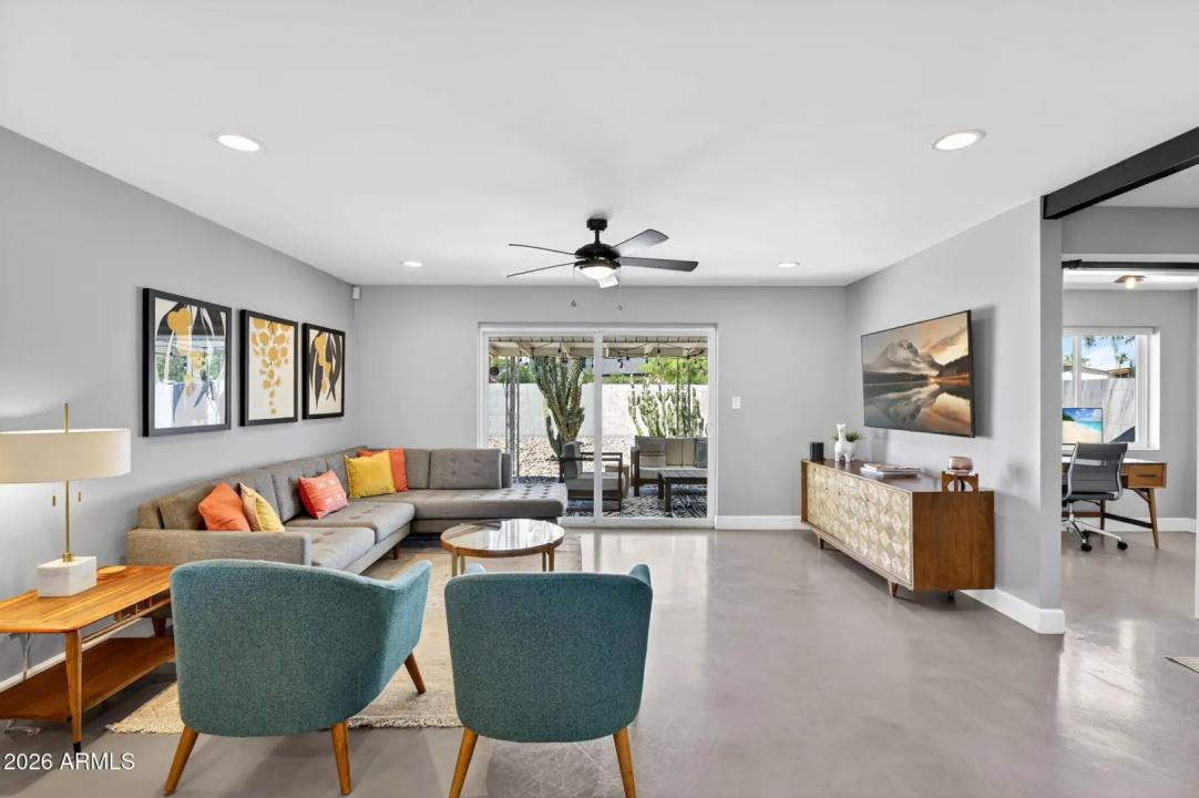 Real Estate Picture 5