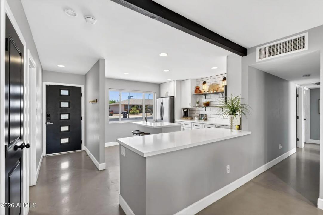 Real Estate Picture 7