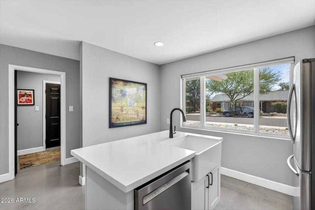Real Estate Picture 12