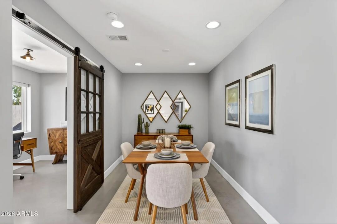 Real Estate Picture 14