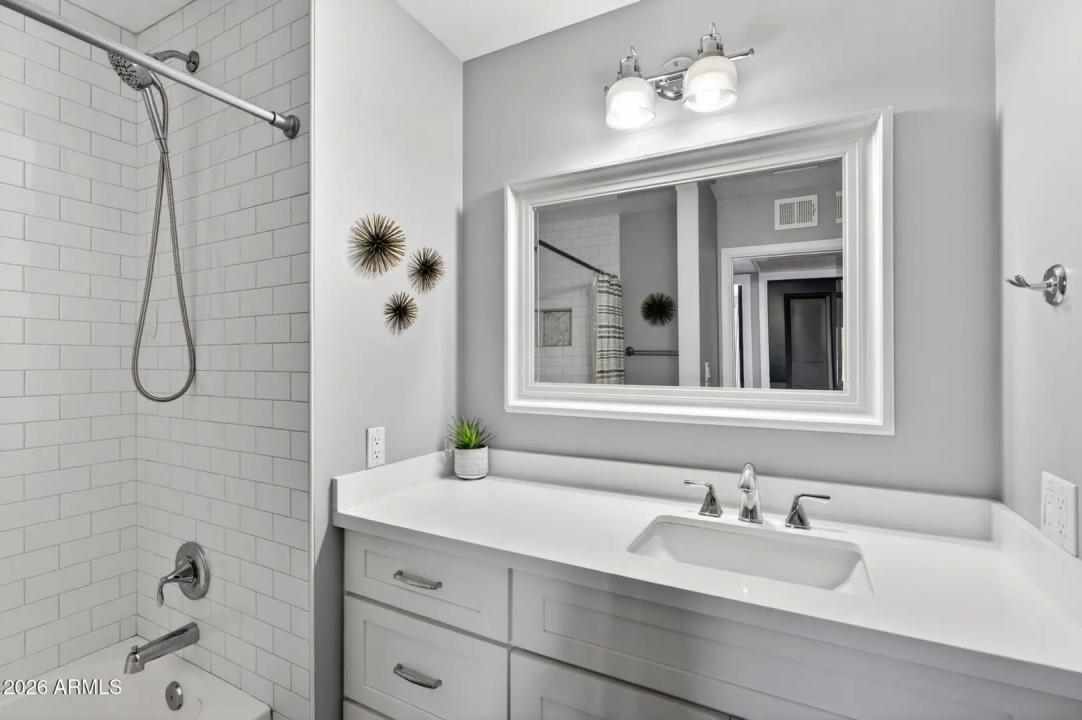 Real Estate Picture 30