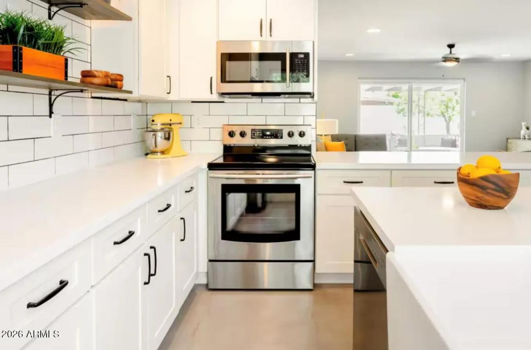 Real Estate Picture 10