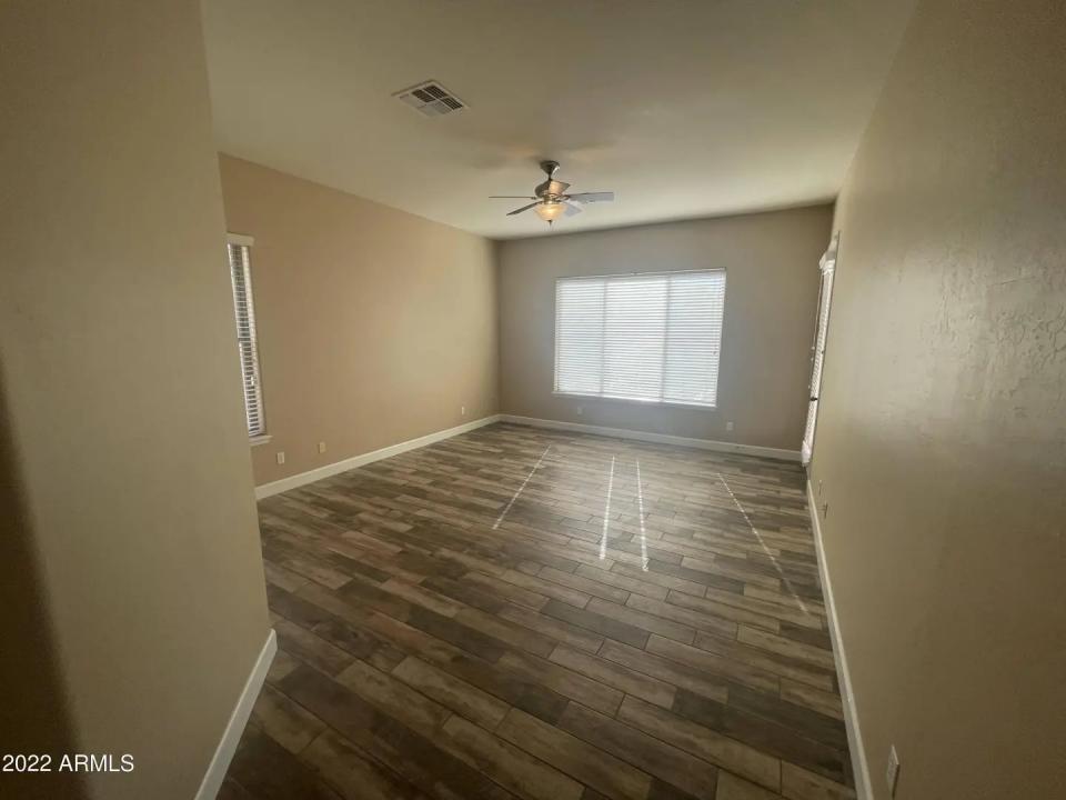 Real Estate Picture 7