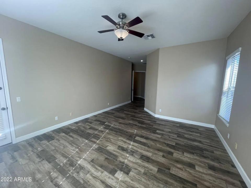 Real Estate Picture 8