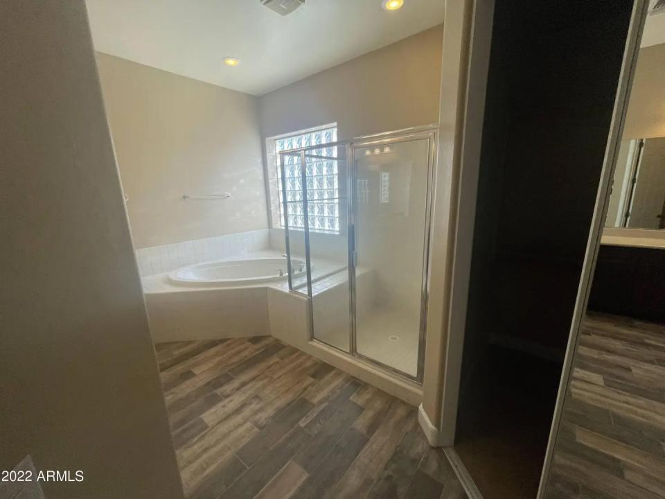 Real Estate Picture 9